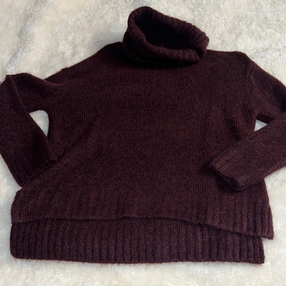 NWOT Vici sweater